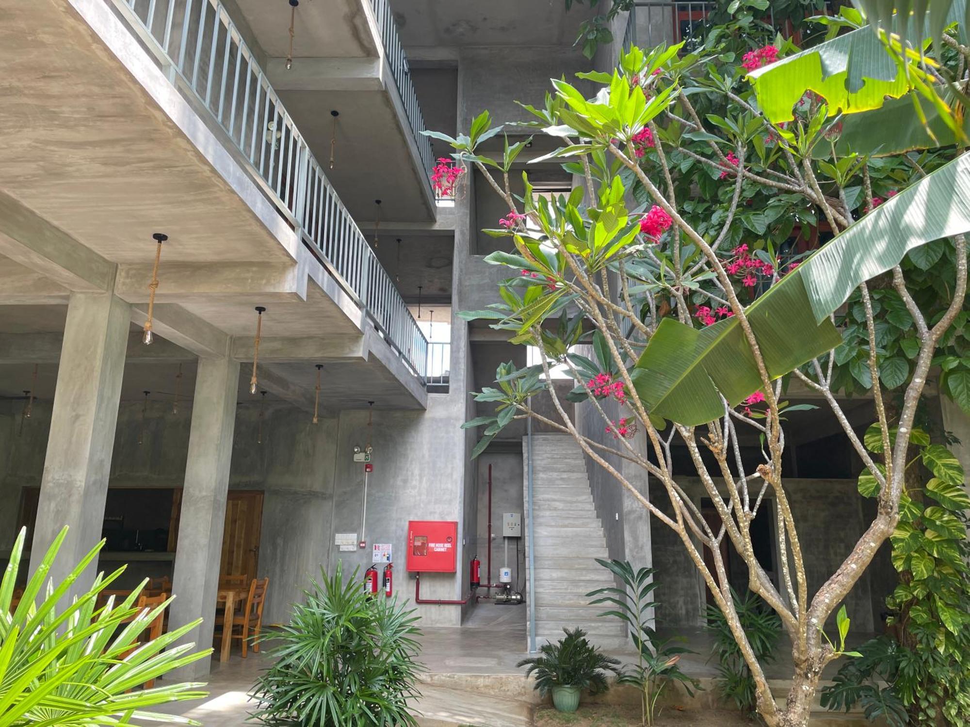 Hotel Surf Gangs Arugambay Arugam Bay Exterior foto